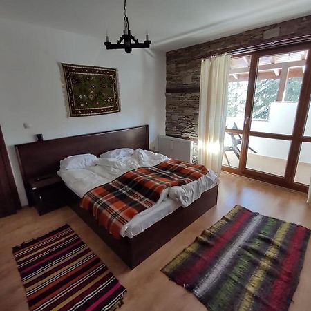 Family Apartment "Cosy Nature" Szmoljan Kültér fotó