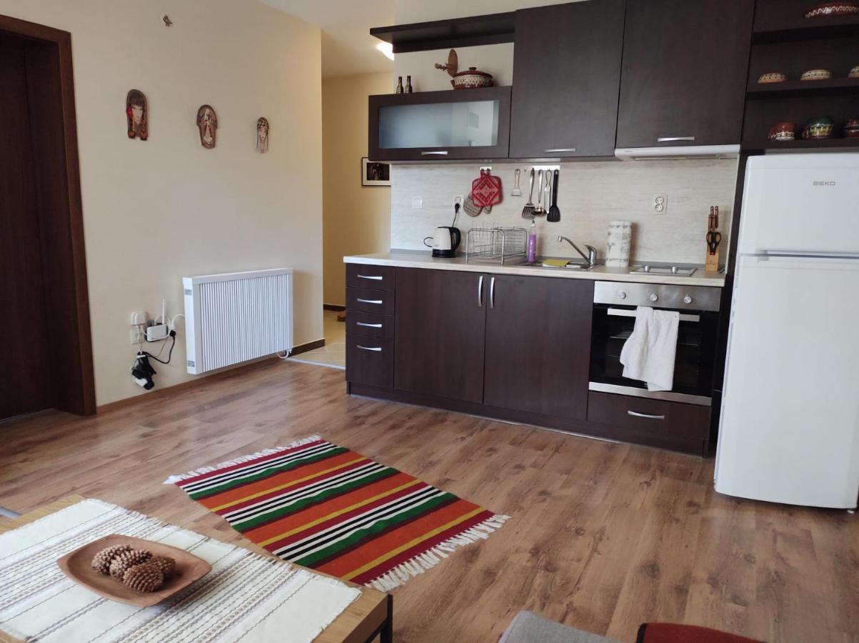 Family Apartment "Cosy Nature" Szmoljan Kültér fotó