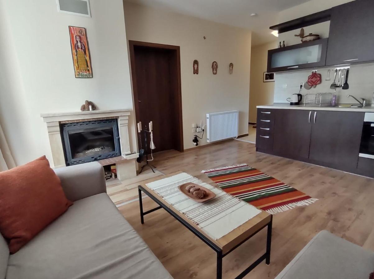 Family Apartment "Cosy Nature" Szmoljan Kültér fotó
