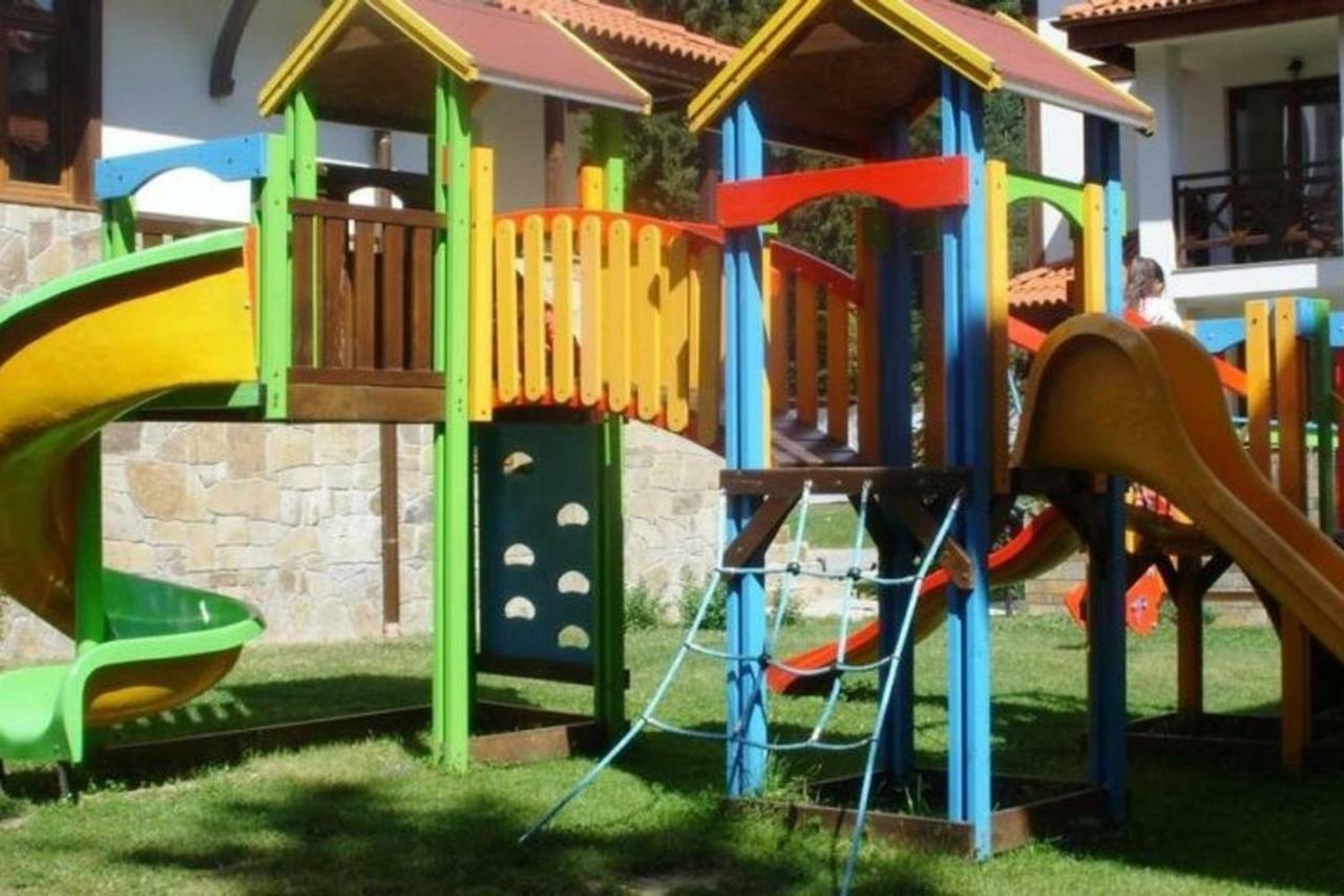 Family Apartment "Cosy Nature" Szmoljan Kültér fotó